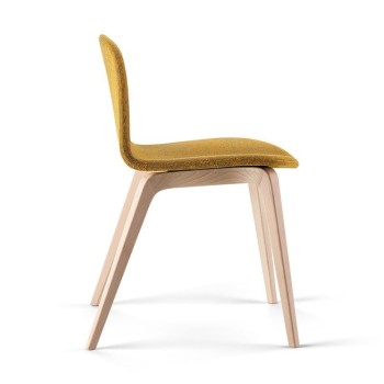 Lateral silla tapizada Bob XL mostaza de Ondarreta en Moises Showroom Lateral silla tapizada Bob XL mostaza de Ondarreta en Moises Showroom