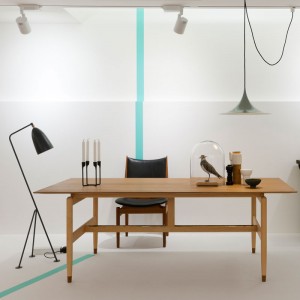 Mesa Kaufmann de Finn Juhl en Moises Showroom