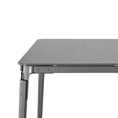 detalle Mesa Steelwood Magis negra detalle Mesa Steelwood Magis negra