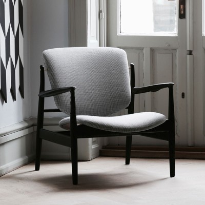 Butaca France Chair roble negro de Finn Juhl en Moises Showroom Butaca France Chair roble negro de Finn Juhl en Moises Showroom