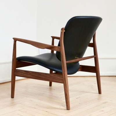 France Chair de Finn Juhl en Moises Showroom France Chair de Finn Juhl en Moises Showroom