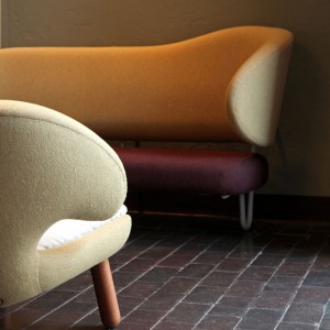 Detalle respaldo Wall sofa de House of Finn Juhl en Moises Showroom