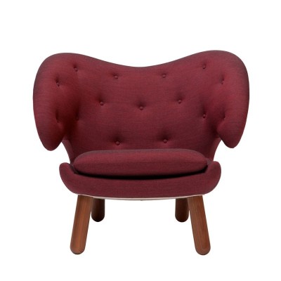 Sillón Pelican Chair con botones de House of Finn Juhl en Moises Showroom Sillón Pelican Chair con botones de House of Finn Juhl en Moises Showroom