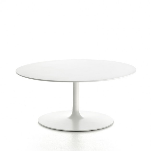 Flow Low Table 70 color blanco de MDF Italia en Moises Showroom