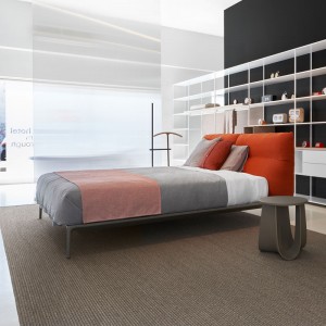 Cama Yale bed de MDF Italia en Moises Showroom