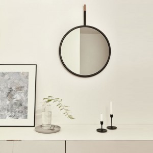 Espejo Hang Mirror negro de Omellete-Ed en Moises Showroom