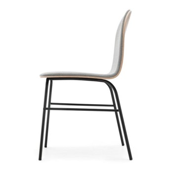 Lateral silla Terra Metal roble natural tapizada de Omelette-Ed en Moises Showroom Lateral silla Terra Metal roble natural tapizada de Omelette-Ed en Moises Showroom