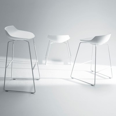 Flow Sgabello sgabello con MDF Italiabase a pattino Flow Sgabello sgabello con MDF Italiabase a pattino