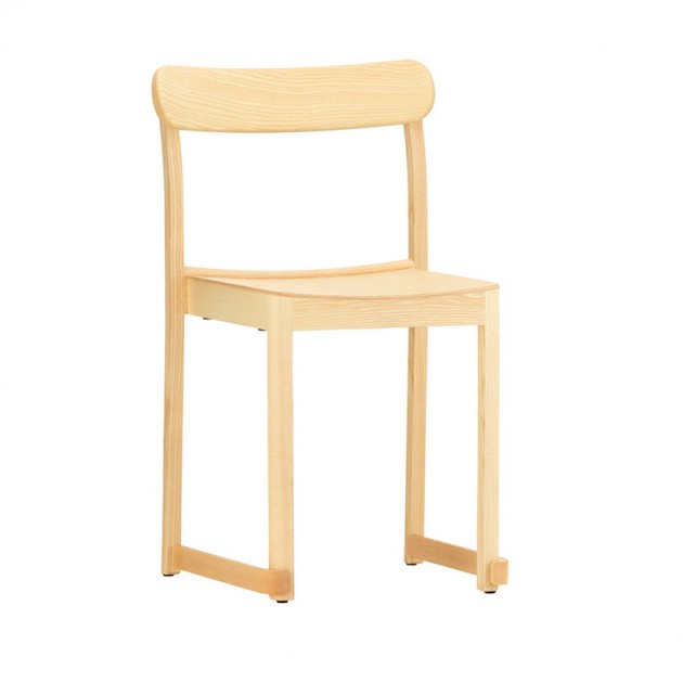 Silla Atelier haya lacado natural Artek