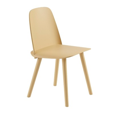 Silla Nerd de Muuto sand yellow en Moises Showroom Silla Nerd de Muuto sand yellow en Moises Showroom