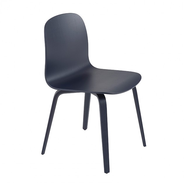 Silla Visu chair base madera color midnight blue de Muuto en Moises Showroom