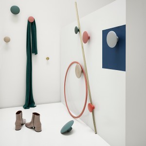 Percheros Dots de Muuto en Moises Showroom