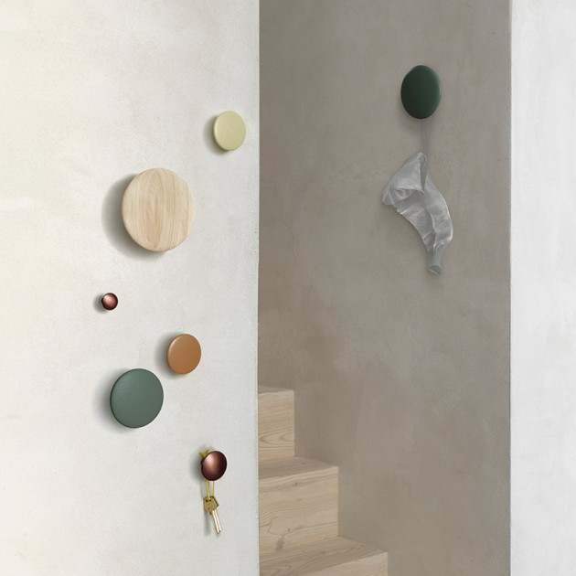 Percheros Dots de Muuto en Moises Showroom