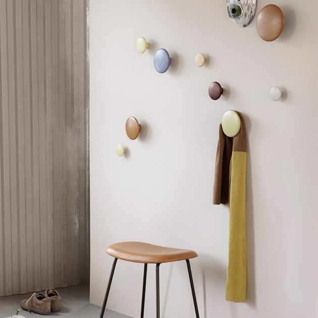 Percheros Dots de Muuto en Moises Showroom