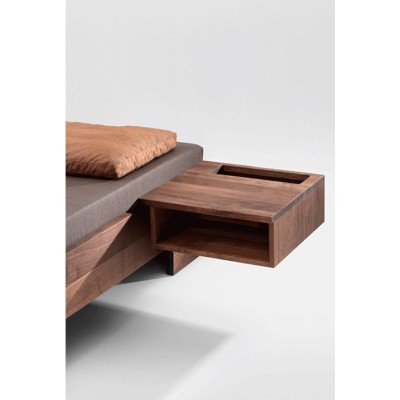 Cama Snooze de Zeitraum en Moises Showroom acabado nogal americano Cama Snooze de Zeitraum en Moises Showroom acabado nogal americano