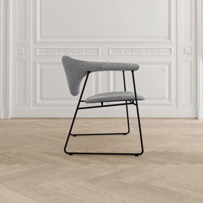 Silla Masculo Dining con base patín de Gubi en Moises Showroom Silla Masculo Dining con base patín de Gubi en Moises Showroom