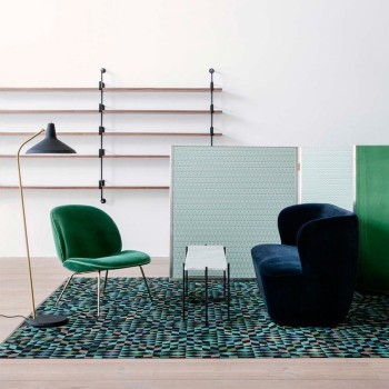 Beetle Lounge Chair de Gubi en Moises Showroom Beetle Lounge Chair de Gubi en Moises Showroom