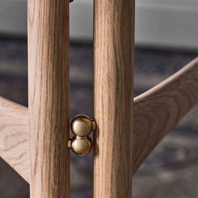 detalle visagra mesa Drop Leaf Andtradition detalle visagra mesa Drop Leaf Andtradition
