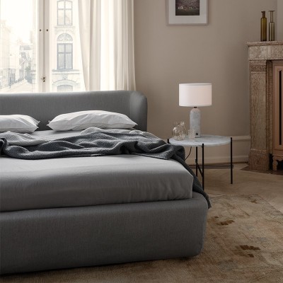 Lampe de table Gravity de Gubi Lampe de table Gravity de Gubi