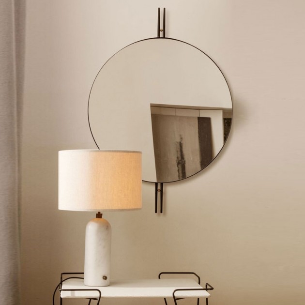 Espejo de pared IOI Wall Mirror de Gubi en Moises Showroom