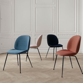 Silla Beetle tapizado integral de Gubi en Moises Showroom Silla Beetle tapizado integral de Gubi en Moises Showroom