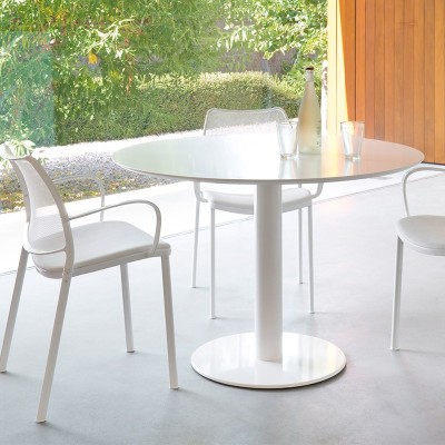 interior con Mesa Zero Stua color blanco diámetro 100 interior con Mesa Zero Stua color blanco diámetro 100