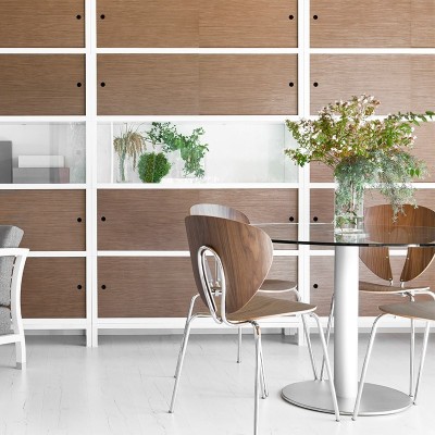 comedor con mesa Zero y sillas Globus madera Stua design comedor con mesa Zero y sillas Globus madera Stua design