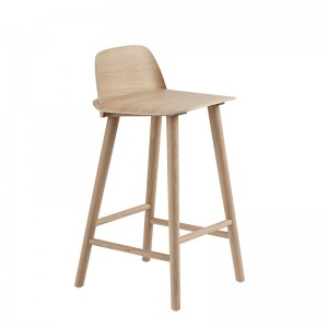 Taburete Nerd de Muuto Oak en Moises Showroom