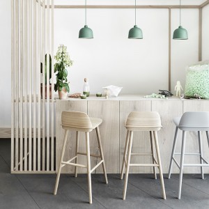 Taburete Nerd de Muuto ambiente en Moises Showroom