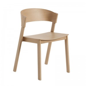 Silla Cover side chair roble de Muuto en Moises Showroom