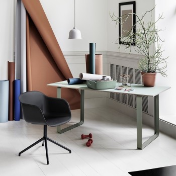 Fauteuil en fibre Chaise à base pivotante sans retour automatique de Muuto Fauteuil en fibre Chaise à base pivotante sans retour automatique de Muuto