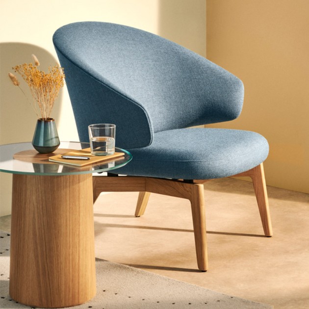 ambiente Stub mesa auxiliar Fritz Hansen roble lacado