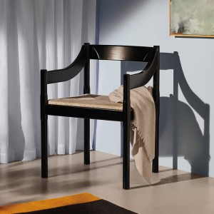 ambiente silla Carimate negra Fritz Hansen