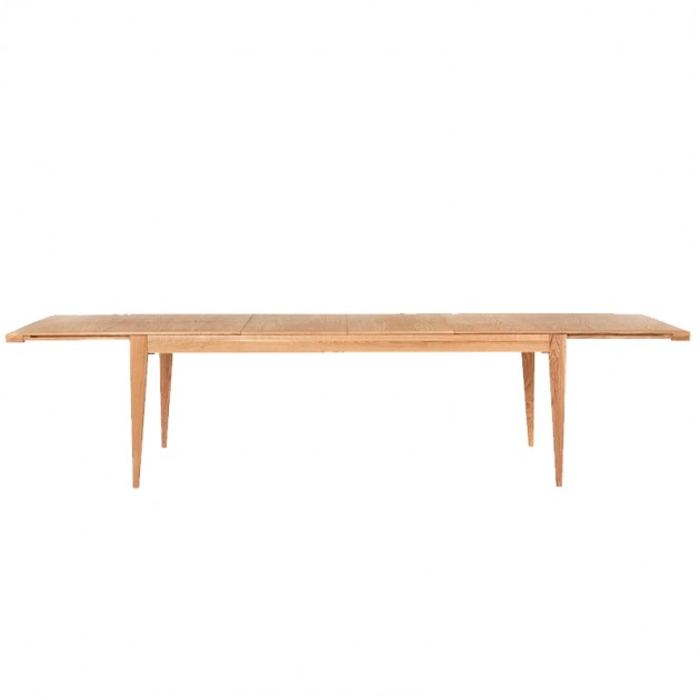 S-table extensible roble de Gubi en Moises Showroom