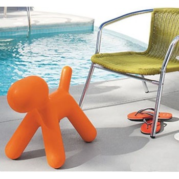 Puppy mediano naranja en piscina Magis Me Too Puppy mediano naranja en piscina Magis Me Too