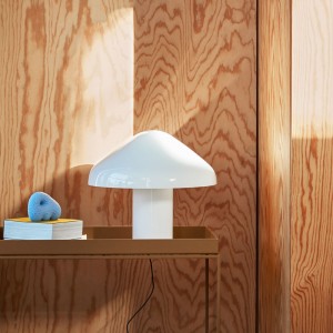 Lámpara Pao Glass table lamp de HAY en Moises Showroom