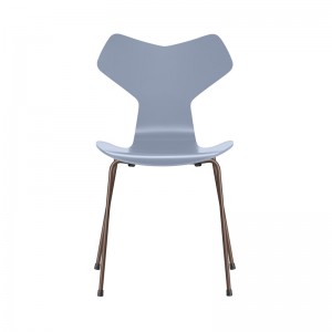 Fritz Hansen silla Grand Prix lacada azul lavanda pata bronce