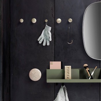 Percheros Dots Metal Set of 5 de Muuto en Moises Showroom Percheros Dots Metal Set of 5 de Muuto en Moises Showroom