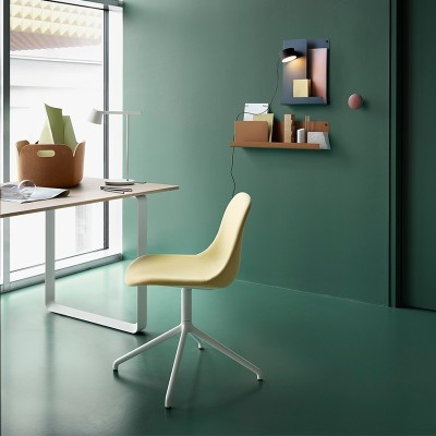 Lámpara Post Wall Lamp de Muuto en Moises Showroom Lámpara Post Wall Lamp de Muuto en Moises Showroom
