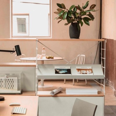 Tria free standing con estantes madera Mobles 114 Tria free standing con estantes madera Mobles 114