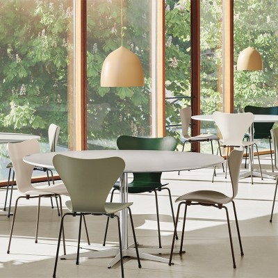 Fritz Hansen Tavolo Circolare Altezza 72 di Arne Jacobsen