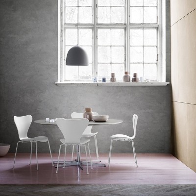 Fritz Hansen Mesa Circular Altura 72 de Arne Jacobsen Fritz Hansen Mesa Circular Altura 72 de Arne Jacobsen