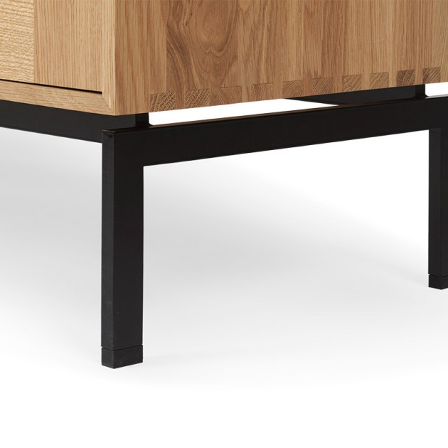 detalle patas cabinet FK63 Carl Hansen