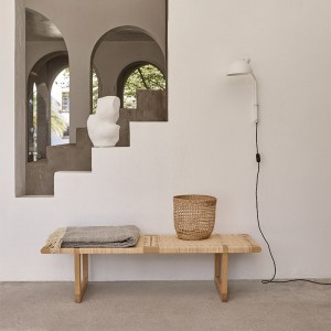 recibidor con BM0488 bench Carl Hansen