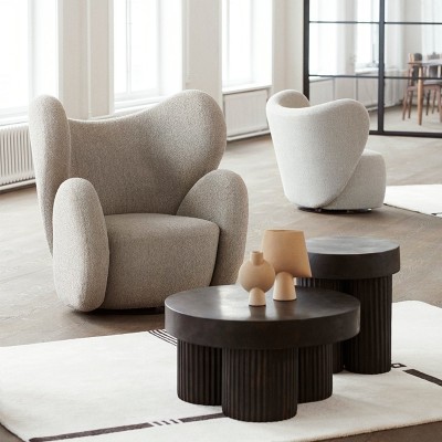 Sillón Big Big Chair de Norr11 en Moises Showroom, tela Barnum Col 3 Sillón Big Big Chair de Norr11 en Moises Showroom, tela Barnum Col 3