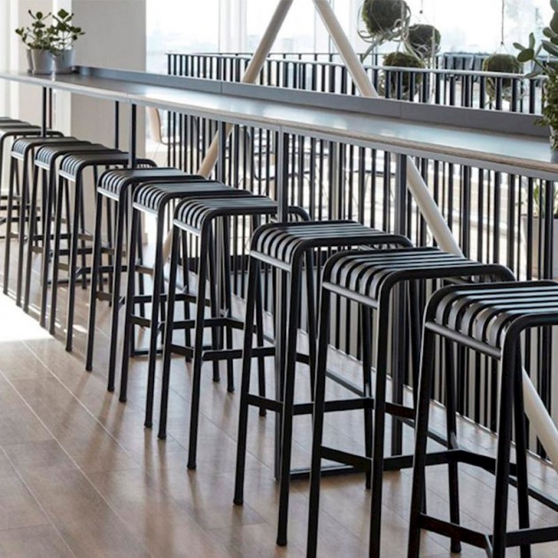 Palissade Bar Stool antrhacite HAY ambiente