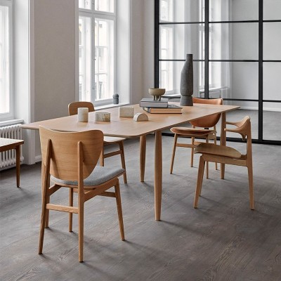 Mesa Oku Dining Table roble natural de Norr11 en Moises Showroom