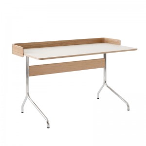 Mesa Pavilion Desk AV17 de &Tradition acabado roble en Moises Showroom