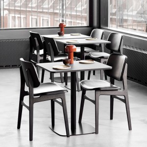 silla Soborg Fredericia roble negro