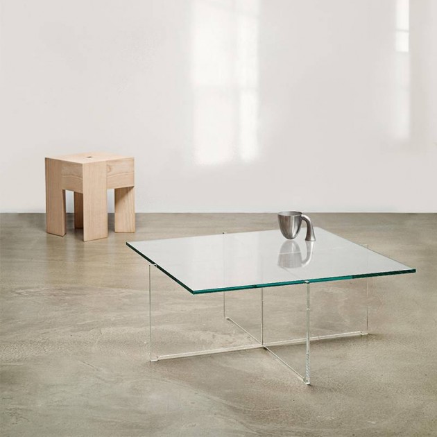 Mesa baja Crossplex de Bodil Kjaer para Karakter en Moises Showroom